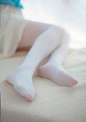 老师扒开腿让我爽了一夜视频